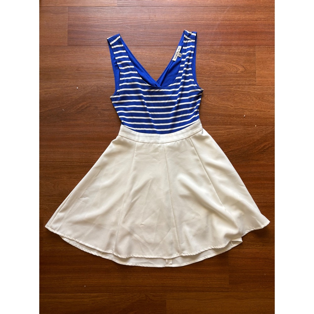 Double Zero Women's Blue & White Striped Fit & Flare Skater Dress – Size Medium